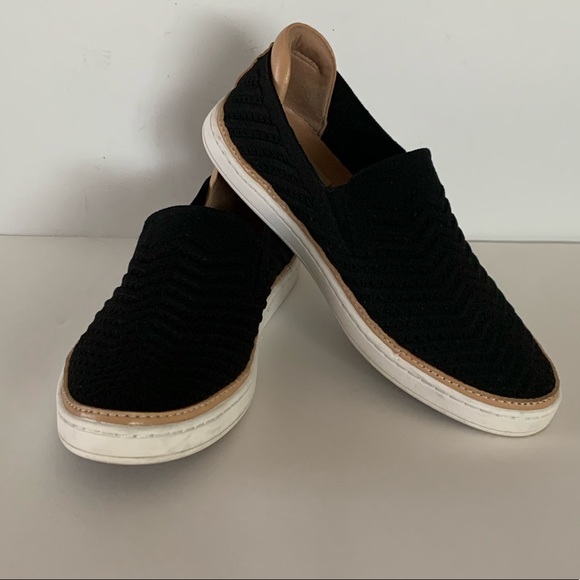 ugg sammy chevron slip on